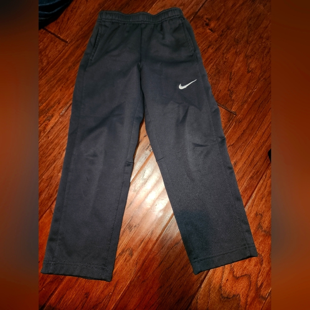 Size 7 Nike, Sweatpants